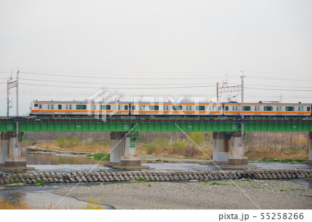 多摩川橋梁を通過する中央線 多摩川橋梁を通過する中央線 55258266