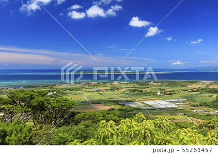 石垣島天文台から竹富島を見る 石垣島天文台から竹富島を見る 55261457