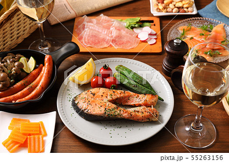 バル　パーティーイメージ　おしゃれ 55263156