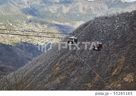 Hakone ropeway cable car travelling in Owakudani Hakone ropeway cable car travelling in Owakudani 55265165