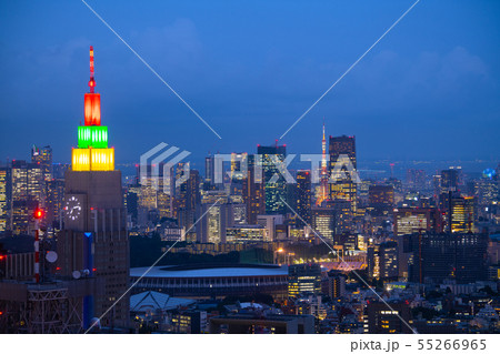 日本の東京都市景観 NTTドコモ代々木ビルや新国立競技場など・東京五輪まであと１年＝7月24日撮影 55266965