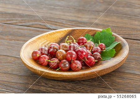 セイヨウスグリの実 55268065