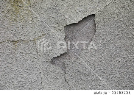 剥がれた壁 55268253