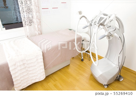 Body shaping clinic room with advanced equipment 55269410