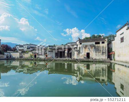 中国  『安徽省南部の古村落』～宏村 月沼 / Hongcun, Anhui, China 55271211