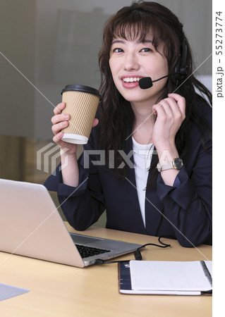 ビジネス 女性 オンライン ビジネス 女性 オンライン 55273774