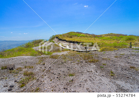 島根の名峰「男三瓶山」山頂の風景!(島根県飯石郡飯南町)※作品コメント欄に撮影位置 島根の名峰「男三瓶山」山頂の風景!(島根県飯石郡飯南町)※作品コメント欄に撮影位置 55274784