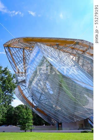 フォンダシオン・ルイ・ヴィトン 55279191