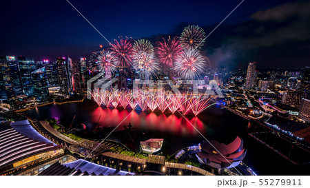 【絶景】シンガポールの夜景と花火　 55279911