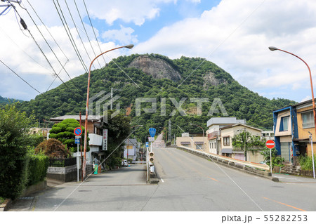 ■ 岩殿城 ■ 武田家 ■ 小山田信茂 ■ 山梨県 大月市 ■ 夏 ■ この山に岩殿城がありました。 55282253