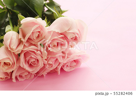 ピンクのバラの花束 ピンクのバラの花束 55282406