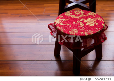 ウッドチェア 木のいす 木製のテーブル 55284744