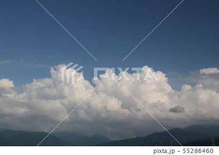 7月の富山県 黒部市の入道雲 7月の富山県 黒部市の入道雲 55286460