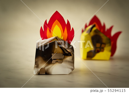 火事 火災 家 焼け焦げ 火事 火災 家 焼け焦げ 55294115