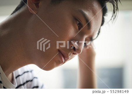 男性　ポートレート 55298149