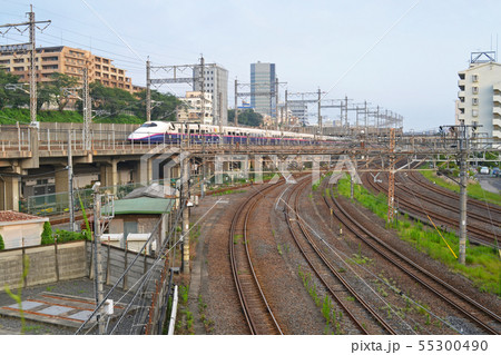 北区東田端のJR貨物操車場と新幹線　遠景に日暮里崖線の地形 55300490