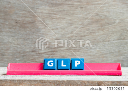 Tile letter on red rack in word GLP 55302055