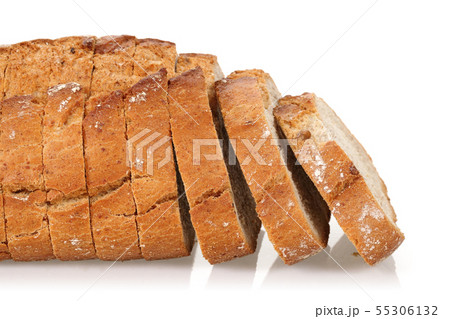 Sliced floury wheat bread isolated on white 55306132