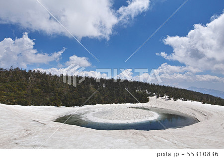 【秋田県】八幡平 ドラゴンアイ (鏡沼)開眼前雲有り(他バリエーション有。コメント欄をご覧下さい。) 【秋田県】八幡平 ドラゴンアイ (鏡沼)開眼前雲有り(他バリエーション有。コメント欄をご覧下さい。) 55310836