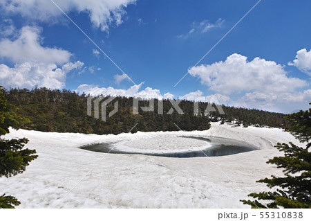 【秋田県】八幡平 ドラゴンアイ (鏡沼)開眼前雲有り(他バリエーション有。コメント欄をご覧下さい。) 【秋田県】八幡平 ドラゴンアイ (鏡沼)開眼前雲有り(他バリエーション有。コメント欄をご覧下さい。) 55310838