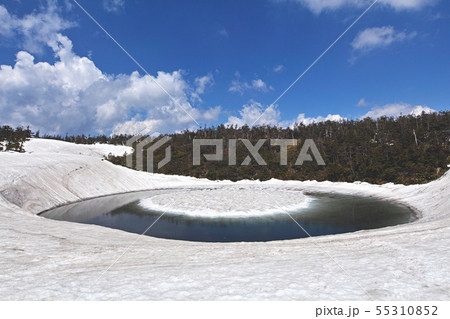 【秋田県】八幡平 ドラゴンアイ (鏡沼)開眼前雲有り(他バリエーション有。コメント欄をご覧下さい。) 【秋田県】八幡平 ドラゴンアイ (鏡沼)開眼前雲有り(他バリエーション有。コメント欄をご覧下さい。) 55310852