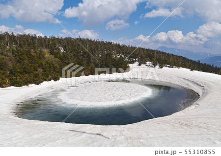 【秋田県】八幡平 ドラゴンアイ （鏡沼）開眼前雲有り（他バリエーション有。コメント欄をご覧下さい。） 55310855