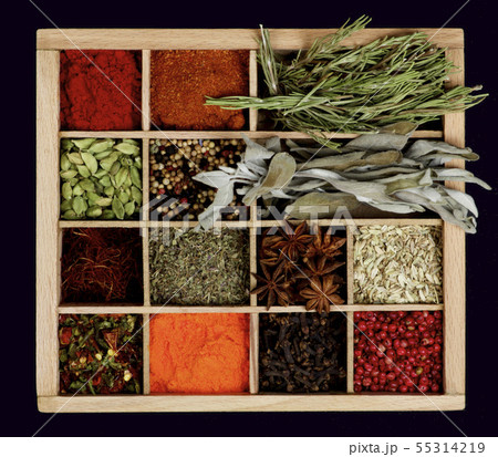 Spice Spices in Wooden Box 55314219