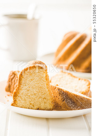 Sweet bundt cake. 55320650