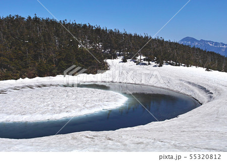 【秋田県】八幡平 ドラゴンアイ （鏡沼）開眼前快晴（他バリエーション有。コメント欄をご覧下さい。） 55320812