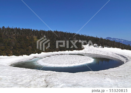 【秋田県】八幡平 ドラゴンアイ （鏡沼）開眼前快晴（他バリエーション有。コメント欄をご覧下さい。） 55320815