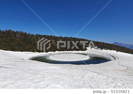 【秋田県】八幡平 ドラゴンアイ (鏡沼)開眼前快晴(他バリエーション有。コメント欄をご覧下さい。) 【秋田県】八幡平 ドラゴンアイ (鏡沼)開眼前快晴(他バリエーション有。コメント欄をご覧下さい。) 55320821