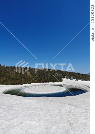【秋田県】八幡平 ドラゴンアイ （鏡沼）開眼前快晴（他バリエーション有。コメント欄をご覧下さい。） 55320822