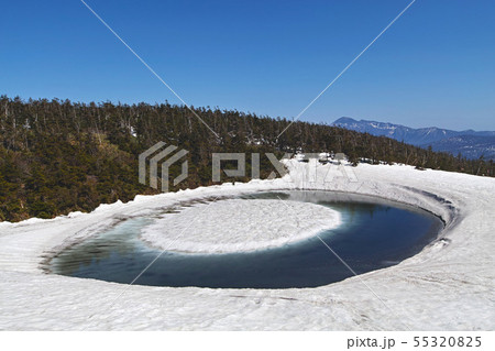 【秋田県】八幡平 ドラゴンアイ (鏡沼)開眼前快晴(他バリエーション有。コメント欄をご覧下さい。) 【秋田県】八幡平 ドラゴンアイ (鏡沼)開眼前快晴(他バリエーション有。コメント欄をご覧下さい。) 55320825