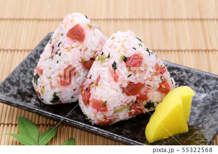 おにぎり　梅干し 55322568