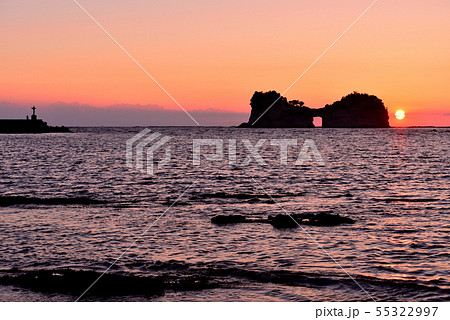 円月島の夕日 円月島の夕日 55322997