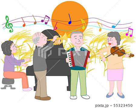 秋の夜に開催される高齢者の音楽会 55323450