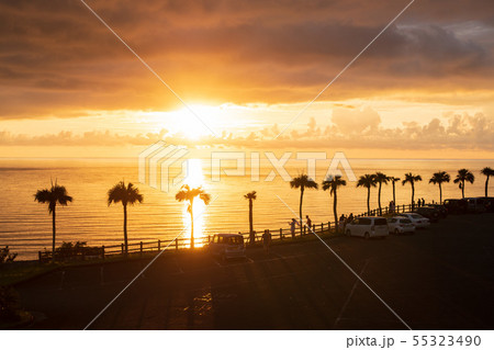夕焼け　大浜海浜公園　奄美大島 55323490