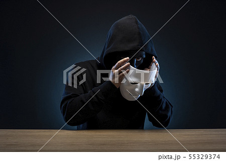仮面の男性 仮面の男性 55329374