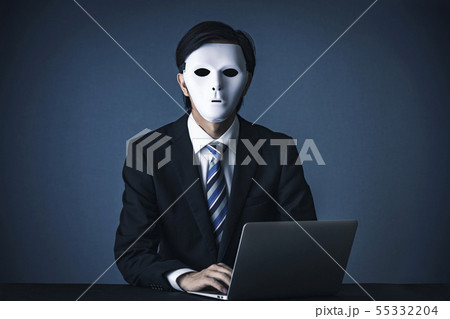 白い仮面をつけたビジネスマン 白い仮面をつけたビジネスマン 55332204