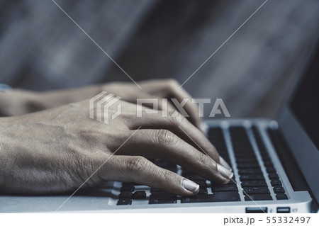 パソコン・キーボード・手元 55332497