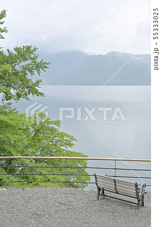 旧英国大使館別荘から眺める中禅寺湖 55333025