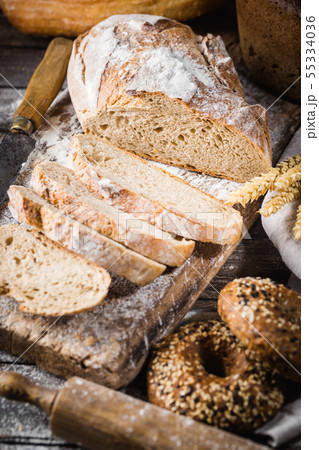 Fresh slice bread 55334036