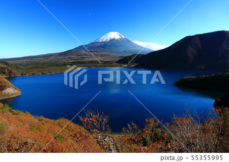 世界遺産 富士山 山梨 本栖湖 中の倉展望 紅葉 世界遺産 富士山 山梨 本栖湖 中の倉展望 紅葉 55355995