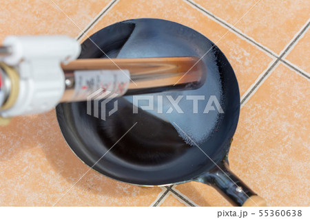 中華鍋_最初の空焼き・錆止めニス落とし・お手入れ（木柄・北京鍋・中華・お玉・シーズニング） 55360638