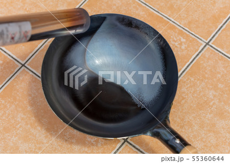 中華鍋_最初の空焼き・錆止めニス落とし・お手入れ(木柄・北京鍋・中華・お玉・シーズニング) 中華鍋_最初の空焼き・錆止めニス落とし・お手入れ(木柄・北京鍋・中華・お玉・シーズニング) 55360644