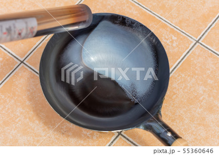 中華鍋_最初の空焼き・錆止めニス落とし・お手入れ(木柄・北京鍋・中華・お玉・シーズニング) 中華鍋_最初の空焼き・錆止めニス落とし・お手入れ(木柄・北京鍋・中華・お玉・シーズニング) 55360646
