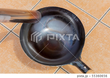 中華鍋_最初の空焼き・錆止めニス落とし・お手入れ(木柄・北京鍋・中華・お玉・シーズニング) 中華鍋_最初の空焼き・錆止めニス落とし・お手入れ(木柄・北京鍋・中華・お玉・シーズニング) 55360656