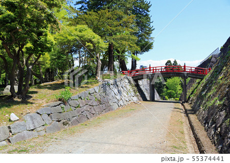 盛岡城跡公園、空堀から望む渡雲橋 55374441