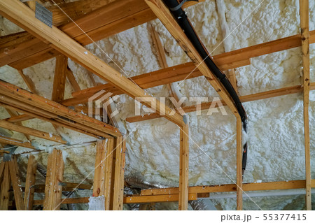 Installing thermal foam polyurea insulation under 55377415