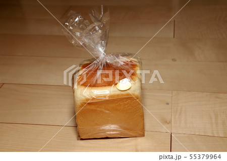 食パン（袋入り） 55379964